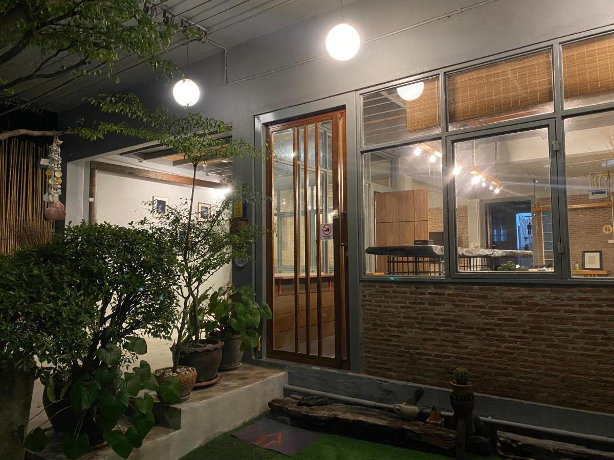Nesuto Hostel Ramkamhaeng 52 Bangkok Exterior photo