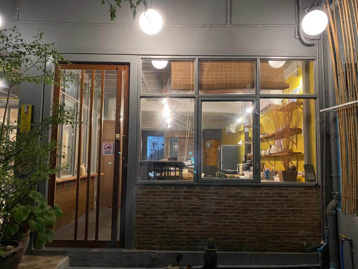 Nesuto Hostel Ramkamhaeng 52 Bangkok Exterior photo